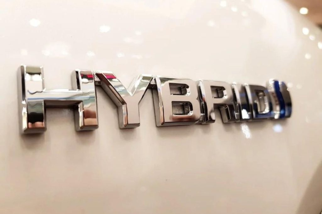 samochód hybrydowy - co to znaczy