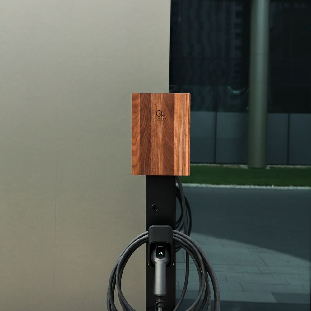 IMG_1355 5-2-2 Green Wallbox 2 Pro Walnut